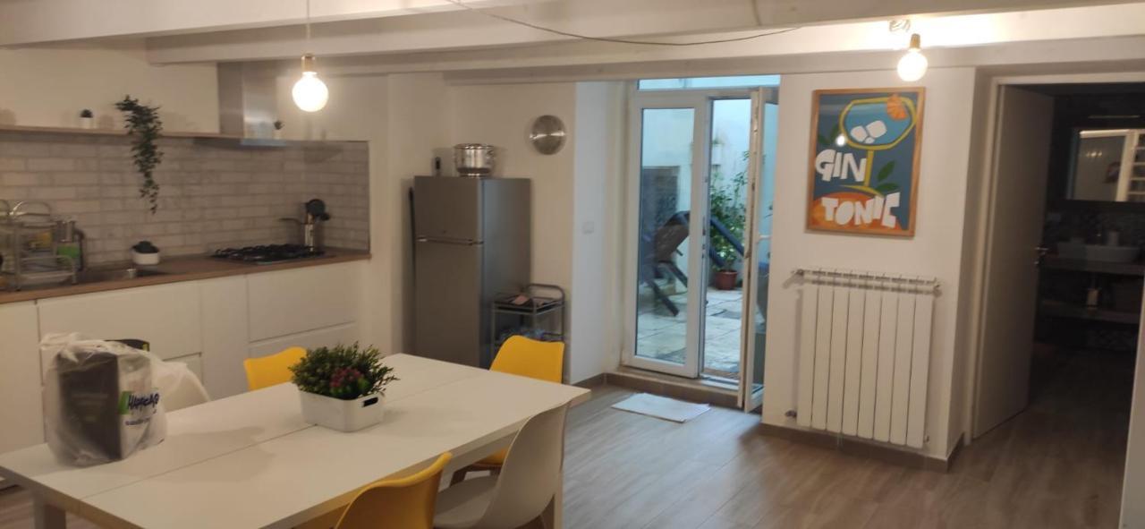 Casamas Villa Brindisi Bagian luar foto